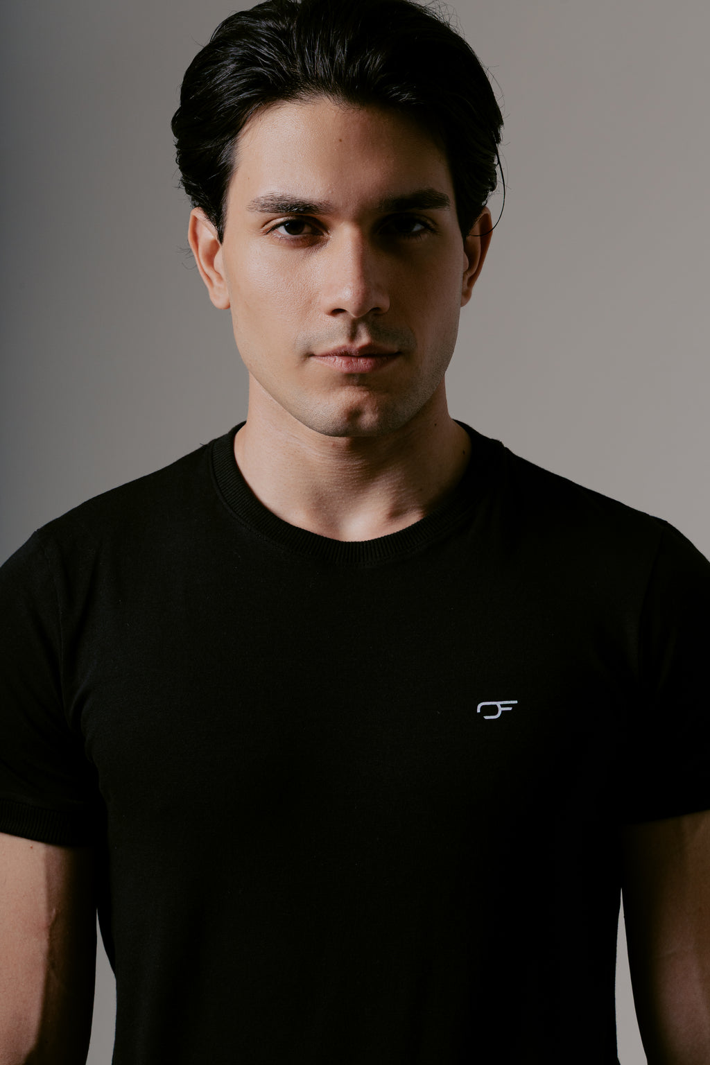 CAMISETA PRETA ESSENTIAL BLACK TEE - OF SYMBOL