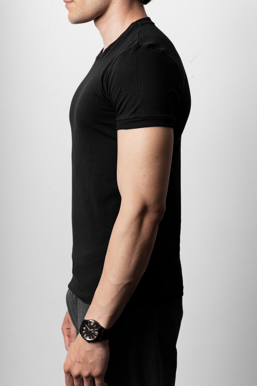 CAMISETA PRETA ESSENTIAL BLACK TEE - BASIC
